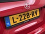 Mercedes-Benz A-klasse 200 Business Solution AMG Styling Panoramadak HUD Burmester Camera Sfeerverlichting Automaat