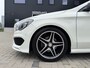 Mercedes-Benz CLA 180 AMG Night / Panorama / CarPlay / Automaat / Alcantara / Stoelverwarming / 18" Inch LMV