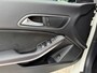 Mercedes-Benz CLA 180 AMG Night / Panorama / CarPlay / Automaat / Alcantara / Stoelverwarming / 18" Inch LMV