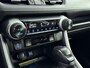 Toyota RAV4 2.5 Hybrid Bi-Tone | Navigatie | Leder | Apple Carplay / Android Auto | Stoelverwarming | Keyless | Adaptive Cruise | Clima | Parkeersensoren voor/achter | 18 inch