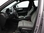 Volvo XC40 2.0 B4 Plus Dark / Trekhaak / Stoel+Stuurverwarming / Adaptive Cruise / Harman Kardon / BLIS / Elektrische Stoelen /