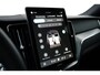 Volvo XC60 T6 Plus Black Edition Recharge Plug-In Hybrid AWD | H&K | HUD | Pano | Trekhaak | Nappa leder | Stoelventilatie | 360 camera |