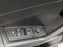 Volkswagen T-Roc 1.0 TSI R-Line / PANO/ 2X R-LINE/ ACC/ PARKEER SENSOREN V+A/ STOELVERWARMING/ APP-CONNECT/ DIGITAL DASH/ RIJ-MODI/ IQ.LIGHT/ DAB/ CLIMA/ 17'' LMV