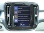 Volvo XC40 1.5 T3 Momentum Pro | Achteruitrijcamera | Semi elektrische trekhaak | Apple Carplay/Android Auto | Cruise Control | Stoelverwarming voorzijde | Elektrisch bedienbare achterklep