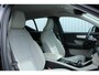Volvo XC40 1.5 T3 Momentum Pro | Achteruitrijcamera | Semi elektrische trekhaak | Apple Carplay/Android Auto | Cruise Control | Stoelverwarming voorzijde | Elektrisch bedienbare achterklep