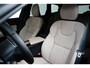 Volvo XC60 T6 Ultra Dark Recharge Plug-In Hybrid AWD | Bowers & Wilkins | Luchtvering | HUD | Trekhaak | 360 camera | 22 inch! |