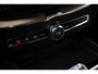 Volvo XC60 T6 Ultra Dark Recharge Plug-In Hybrid AWD | Bowers & Wilkins | Luchtvering | HUD | Trekhaak | 360 camera | 22 inch! |
