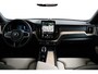 Volvo XC60 T6 Ultra Dark Recharge Plug-In Hybrid AWD | Bowers & Wilkins | Luchtvering | HUD | Trekhaak | 360 camera | 22 inch! |