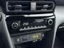 Toyota Yaris Cross 1.5 Hybrid Dynamic | Apple Carplay / Android Auto | Stoel-/stuurverwarming | Verwarmbare voorruit | Parkeersensoren voor/achter | Adaptive Cruise | Full LED | Keyless | Clima | Camera | 17 inch