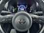 Toyota Yaris Cross 1.5 Hybrid Dynamic | Apple Carplay / Android Auto | Stoel-/stuurverwarming | Verwarmbare voorruit | Parkeersensoren voor/achter | Adaptive Cruise | Full LED | Keyless | Clima | Camera | 17 inch