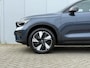 Volvo EC40 Single Motor Extended Range 82 kWh Plus |**17% BIJTELLING**| Panoramadak | Premium audio by Harman Kardon | Apple carplay/Android auto | Verwarmbare voorstoelen en stuurwiel | Warmtepomp | Denim Blue metallic | 19 inch Lichtmetalen velgen| Dak in contrasterend Black Stone Solid