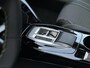 Peugeot 2008 1.2 Hybrid 145 GT | Panoramadak | All Seasonbanden | Sfeerverlichting | Apple Carplay/Android Auto | Climate Control | Cruise Control | Parkeercamera/-sensoren |