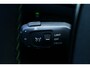 Peugeot e-2008 EV 156PK 54KWH GT AUTOMAAT / NAVI / CLIMA / CAMERA V+A / 17"LMV / KEYLESS / FULL-LED / PDC / ADAPT. CRUISECONTROL / 1E EIGENAAR / SCHITTERENDE STAAT !!