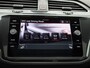 Volkswagen Tiguan 1.4 TSI eHybrid R-Line Business+ 245 PK| Panoramadak | Trekhaak | LED Matrix | Dodehoek Detectie | Navigatie | Stoelverwarming | Achteruitrijcamera | Stuurwielverwarming | Dynamic Chassis Control