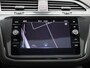 Volkswagen Tiguan 1.4 TSI eHybrid R-Line Business+ 245 PK| Panoramadak | Trekhaak | LED Matrix | Dodehoek Detectie | Navigatie | Stoelverwarming | Achteruitrijcamera | Stuurwielverwarming | Dynamic Chassis Control