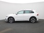 Volkswagen Tiguan 1.4 TSI eHybrid R-Line Business+ 245 PK| Panoramadak | Trekhaak | LED Matrix | Dodehoek Detectie | Navigatie | Stoelverwarming | Achteruitrijcamera | Stuurwielverwarming | Dynamic Chassis Control