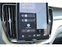 Volvo XC60 T6 Plug-in hybrid AWD Plus Dark | Trekhaak | Panoramadak | Head up display | 360 graden camera | Elektrisch verstelbare en verwarmbare voorstoelen | Premium audio by Harman Kardon