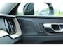 Volvo XC60 T6 Plug-in hybrid AWD Plus Dark | Trekhaak | Panoramadak | Head up display | 360 graden camera | Elektrisch verstelbare en verwarmbare voorstoelen | Premium audio by Harman Kardon