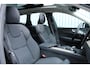 Volvo XC60 T6 Plug-in hybrid AWD Plus Dark | Trekhaak | Panoramadak | Head up display | 360 graden camera | Elektrisch verstelbare en verwarmbare voorstoelen | Premium audio by Harman Kardon