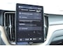 Volvo XC60 T6 Plug-in hybrid AWD Plus Dark | Trekhaak | Panoramadak | Head up display | 360 graden camera | Elektrisch verstelbare en verwarmbare voorstoelen | Premium audio by Harman Kardon