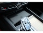 Volvo XC60 T6 Plug-in hybrid AWD Plus Dark | Trekhaak | Panoramadak | Head up display | 360 graden camera | Elektrisch verstelbare en verwarmbare voorstoelen | Premium audio by Harman Kardon