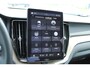 Volvo XC60 T6 Plug-in hybrid AWD Plus Dark | Trekhaak | Panoramadak | Head up display | 360 graden camera | Elektrisch verstelbare en verwarmbare voorstoelen | Premium audio by Harman Kardon