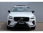 Volvo XC60 T6 Plug-in hybrid AWD Plus Dark | Trekhaak | Panoramadak | Head up display | 360 graden camera | Elektrisch verstelbare en verwarmbare voorstoelen | Premium audio by Harman Kardon
