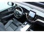 Volvo XC60 T6 Plug-in hybrid AWD Plus Dark | Trekhaak | Panoramadak | Head up display | 360 graden camera | Elektrisch verstelbare en verwarmbare voorstoelen | Premium audio by Harman Kardon
