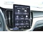 Volvo XC60 T6 Plug-in hybrid AWD Plus Dark | Trekhaak | Panoramadak | Head up display | 360 graden camera | Elektrisch verstelbare en verwarmbare voorstoelen | Premium audio by Harman Kardon