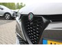 Alfa Romeo Tonale 1.5T Hybrid 160PK VELOCE | PREMIUM PACK: LEDEREN BEKLEDING/GEVENTILEERDE VOORSTOELEN/4-VOUDIG ELEKTRISCH VERSTELBARE LENDESTEUN VOORSTOELEN/ELEKTRISCH BEDIENBARE /HOOGGLANS ZWARTE RAAMOMLIJSTING/AMBIENT LIGHTING | TECHNOLOGY PACK: PARKEERWAARSCHUWING VOOR EN ACHTER/360° CAMERA/AUTOMATISCH INPARKEREN/ AUTONOMOUS DRIVING LEVEL 2: ADAPTIVE CRUISE CONTROL/LANE CENTERING ASSIST/TRAFFIC JAM ASSIST DODEHOEK DETECTIE AUTOMATISCH DIMMENDE BUITENSPIEGELS ELEKTRISCH BEDIENBARE ACHTERKLEP | WINTERPACK: STOELVERWARMING VOOR/STUURVERWARMING/VERWARMBARE RUITENSPROEIERS | 19" LICHTMETALEN VELGEN | DRAADLOZE TELEFOONLADER | NAVIGATIE | DRAADLOZE APPLE CARPLAY/ANDROID AUTO | FULL LED MATRIX KOPLAMPEN |