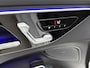 Mercedes-Benz C-klasse 300 e Business Solution AMG | Comfortpakket Plus | Nightpakket | Middenconsole metaalstructuur | Trekhaak | Panoramaschuifdak | GUARD 360° Plus | 360° camera | 19" multispaaks lichtmetalen AMG-velgen |