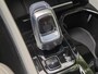 Volvo XC40 1.5 T4 Plug-in hybrid Ultimate Bright / Dealer onderhouden / All season banden / Glazen schuif- en kanteldak / Trekgewicht 1800 kg / Stuur- Stoel & Voorruitverwarming / Elektrische achterklep / Achteruitrijcamera / Harman/Kardon Audio Systeem /