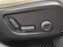Volvo XC40 1.5 T4 Plug-in hybrid Ultimate Bright / Dealer onderhouden / All season banden / Glazen schuif- en kanteldak / Trekgewicht 1800 kg / Stuur- Stoel & Voorruitverwarming / Elektrische achterklep / Achteruitrijcamera / Harman/Kardon Audio Systeem /