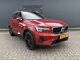 Volvo XC40 1.5 T4 Plug-in hybrid Ultimate Bright / Dealer onderhouden / All season banden / Glazen schuif- en kanteldak / Trekgewicht 1800 kg / Stuur- Stoel & Voorruitverwarming / Elektrische achterklep / Achteruitrijcamera / Harman/Kardon Audio Systeem /