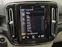 Volvo XC40 1.5 T4 Plug-in hybrid Ultimate Bright / Dealer onderhouden / All season banden / Glazen schuif- en kanteldak / Trekgewicht 1800 kg / Stuur- Stoel & Voorruitverwarming / Elektrische achterklep / Achteruitrijcamera / Harman/Kardon Audio Systeem /