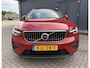 Volvo XC40 1.5 T4 Plug-in hybrid Ultimate Bright / Dealer onderhouden / All season banden / Glazen schuif- en kanteldak / Trekgewicht 1800 kg / Stuur- Stoel & Voorruitverwarming / Elektrische achterklep / Achteruitrijcamera / Harman/Kardon Audio Systeem /