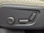 Volvo XC40 1.5 T4 Plug-in hybrid Ultimate Bright / Dealer onderhouden / All season banden / Glazen schuif- en kanteldak / Trekgewicht 1800 kg / Stuur- Stoel & Voorruitverwarming / Elektrische achterklep / Achteruitrijcamera / Harman/Kardon Audio Systeem /