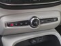 Volvo XC40 1.5 T4 Plug-in hybrid Ultimate Bright / Dealer onderhouden / All season banden / Glazen schuif- en kanteldak / Trekgewicht 1800 kg / Stuur- Stoel & Voorruitverwarming / Elektrische achterklep / Achteruitrijcamera / Harman/Kardon Audio Systeem /