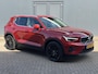 Volvo XC40 1.5 T4 Plug-in hybrid Ultimate Bright / Dealer onderhouden / All season banden / Glazen schuif- en kanteldak / Trekgewicht 1800 kg / Stuur- Stoel & Voorruitverwarming / Elektrische achterklep / Achteruitrijcamera / Harman/Kardon Audio Systeem /