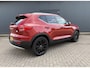 Volvo XC40 1.5 T4 Plug-in hybrid Ultimate Bright / Dealer onderhouden / All season banden / Glazen schuif- en kanteldak / Trekgewicht 1800 kg / Stuur- Stoel & Voorruitverwarming / Elektrische achterklep / Achteruitrijcamera / Harman/Kardon Audio Systeem /