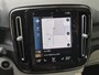 Volvo XC40 1.5 T4 Plug-in hybrid Ultimate Bright / Dealer onderhouden / All season banden / Glazen schuif- en kanteldak / Trekgewicht 1800 kg / Stuur- Stoel & Voorruitverwarming / Elektrische achterklep / Achteruitrijcamera / Harman/Kardon Audio Systeem /