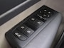 Volvo XC40 1.5 T4 Plug-in hybrid Ultimate Bright / Dealer onderhouden / All season banden / Glazen schuif- en kanteldak / Trekgewicht 1800 kg / Stuur- Stoel & Voorruitverwarming / Elektrische achterklep / Achteruitrijcamera / Harman/Kardon Audio Systeem /