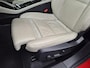 Volvo XC40 1.5 T4 Plug-in hybrid Ultimate Bright / Dealer onderhouden / All season banden / Glazen schuif- en kanteldak / Trekgewicht 1800 kg / Stuur- Stoel & Voorruitverwarming / Elektrische achterklep / Achteruitrijcamera / Harman/Kardon Audio Systeem /