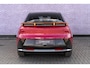 Lynk & Co 02 More 66 kWh | Adaptive Cruise Control | 445 km elektrisch bereik | Panoramadak | Harman Kardon Premium Audio Systeem | 360 graden camera | Dodehoekdetectie | Stoel/Stuurverwarming | Apple CarPlay/Android Auto | 20"LM-velgen | Elektrisch bedienbare voorstoelen met geheugenfunctie | Klimaat warmtepomp | Elektrisch bedienbare achterklep |