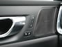 Volvo V60 T8 Twin Engine AWD R-Design PHEV 390pk Dealer O.H. | Trekhaak Af Fabriek | Panodak | Head Up | Harman / Kardon | Camera | Lederen Sportstoelen Memory & Verwarmd | Apple Carplay | Stuur Verwarmd | Navigatie | DAB | Plug In Hybrid |