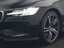 Volvo V60 T8 Twin Engine AWD R-Design PHEV 390pk Dealer O.H. | Trekhaak Af Fabriek | Panodak | Head Up | Harman / Kardon | Camera | Lederen Sportstoelen Memory & Verwarmd | Apple Carplay | Stuur Verwarmd | Navigatie | DAB | Plug In Hybrid |