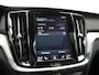 Volvo V60 T8 Twin Engine AWD R-Design PHEV 390pk Dealer O.H. | Trekhaak Af Fabriek | Panodak | Head Up | Harman / Kardon | Camera | Lederen Sportstoelen Memory & Verwarmd | Apple Carplay | Stuur Verwarmd | Navigatie | DAB | Plug In Hybrid |