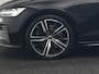 Volvo V60 T8 Twin Engine AWD R-Design PHEV 390pk Dealer O.H. | Trekhaak Af Fabriek | Panodak | Head Up | Harman / Kardon | Camera | Lederen Sportstoelen Memory & Verwarmd | Apple Carplay | Stuur Verwarmd | Navigatie | DAB | Plug In Hybrid |