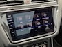 Volkswagen Tiguan 1.5 TSI R-Line Business / App connect / Panodak / 360 Camera / Black Style / Trekhaak wegklapbaar / NAVI