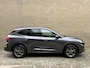 Ford Kuga 2.5 PHEV 225pk ST-Line X | Sportstoelen | Trekhaak | Navigatie | Camera | Cruise control | Lane assist | Apple CarPlay | Head up | Stoelverwarming voor&achter | Stuurverwarming | Sfeerverlichting | LED | DAB | Elektrische achterklep | Volledig onderhouden